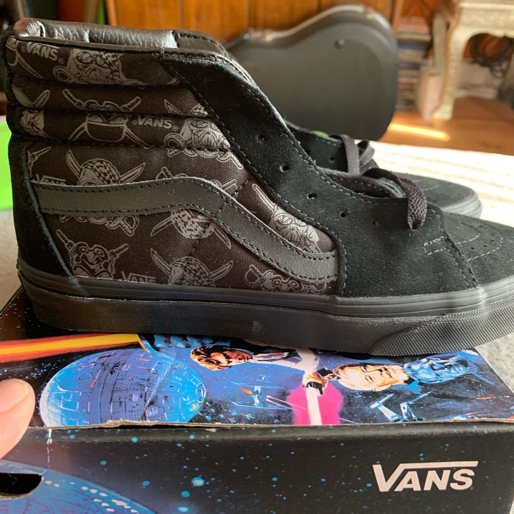 Vans Star Wars size 5.5 men 7 in women